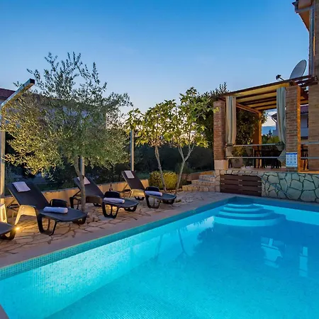 Stunning In With Kitchen Pinezići