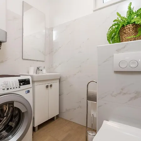 Stunning In With Kitchen * Pinezići