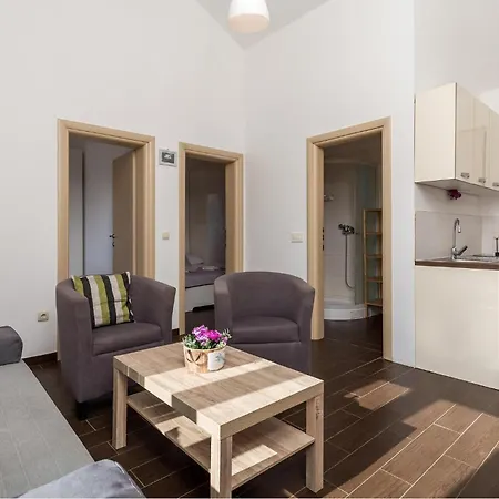 Stunning In With Kitchen Feriehus