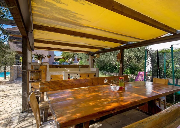 Stunning In With Kitchen Pinezići