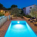 Vakantiehuis Stunning In With Sauna *