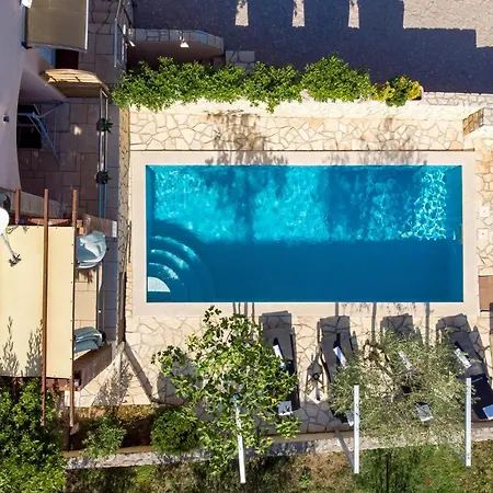Stunning In With Kitchen Holiday home Pinezici (Krk)