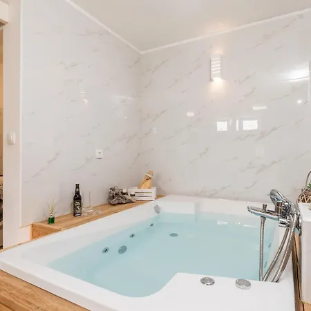 Stunning In With Kitchen *