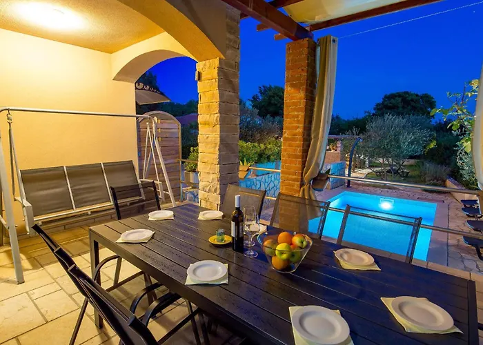 Ferienhaus Stunning In With Kitchen
