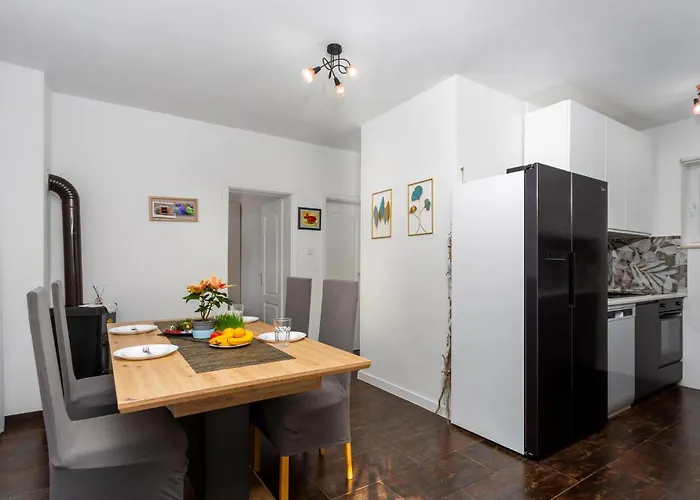 Stunning In With Kitchen
