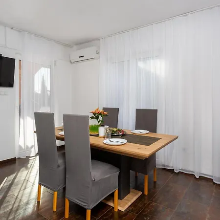 Дом отдыха Stunning In With Kitchen